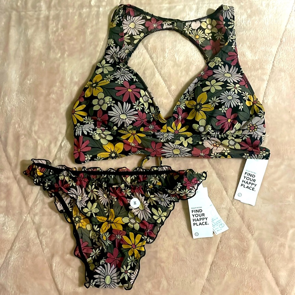 Gilly hicks set